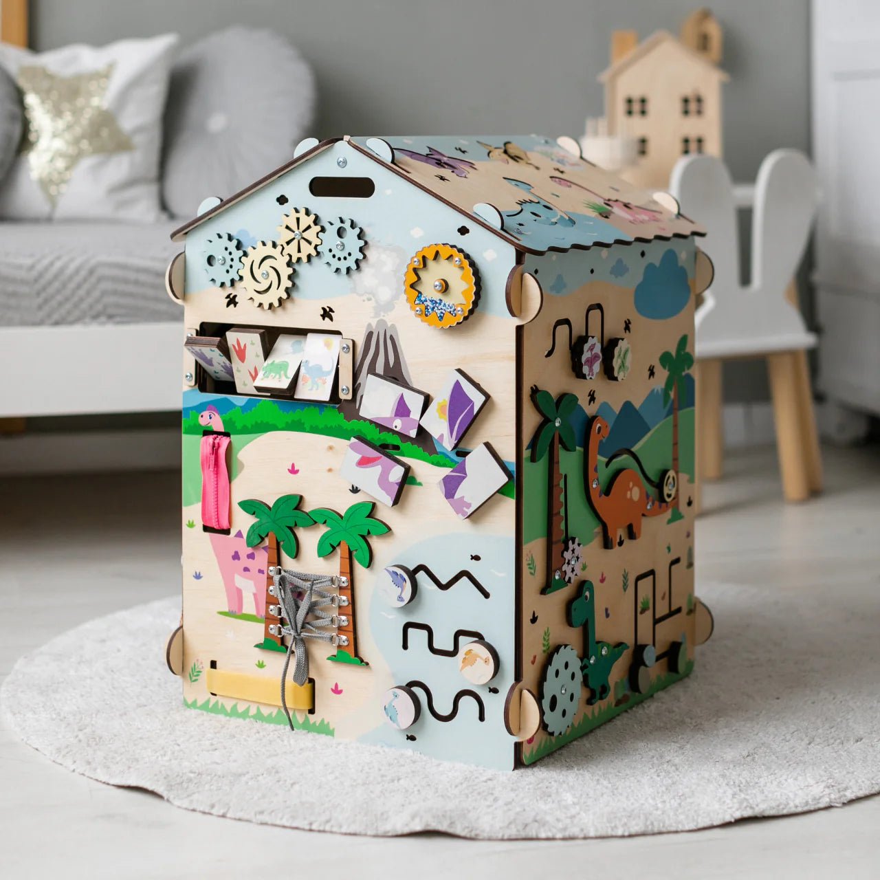 Busy Board Maisonnette Éducative DINO Équipé d'un Éclairage - Bois Natura, 12 à 18 mois - BusyKids - myplayground