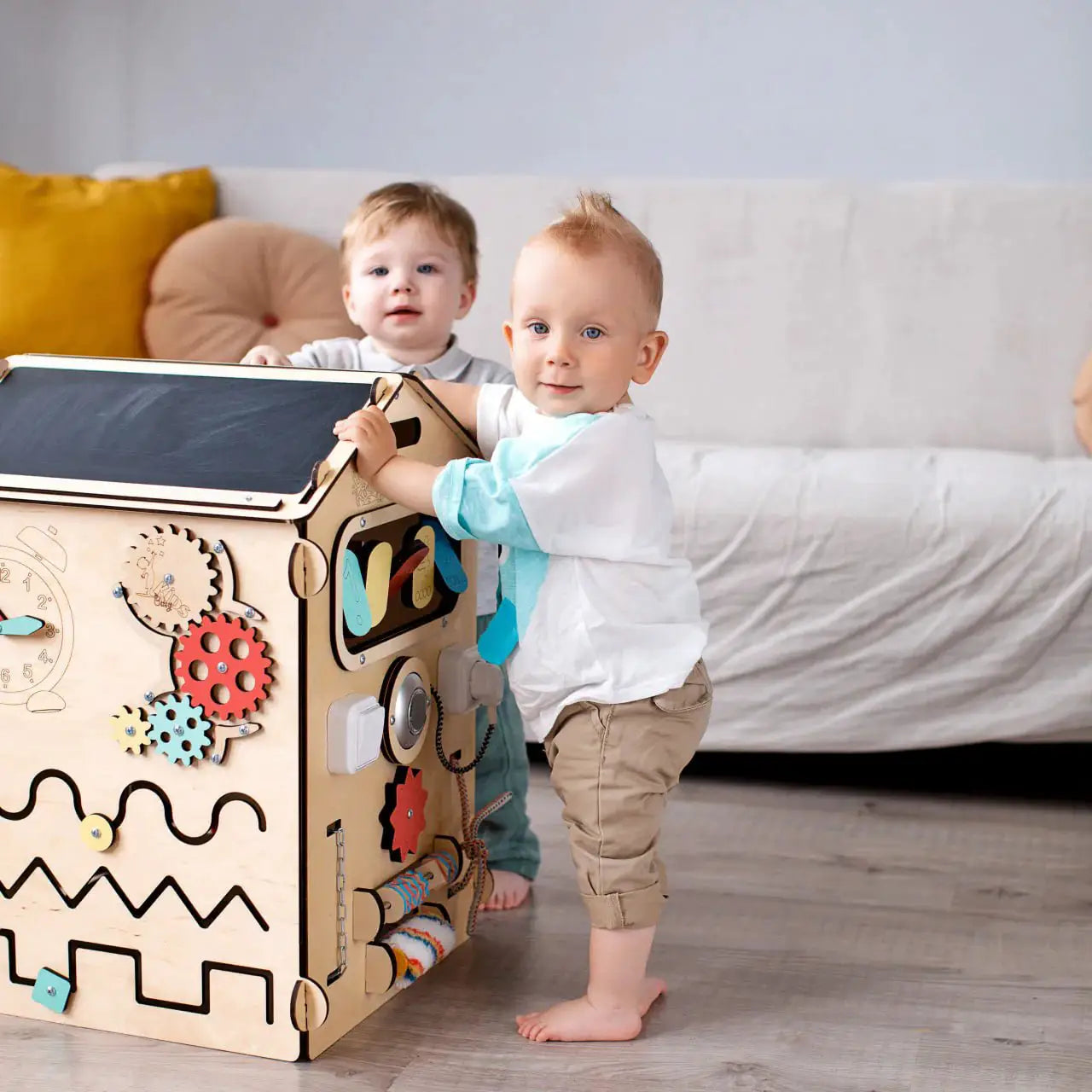 Maisonnette Éducative - Bois Natura, 12 à 18 mois - BusyKids by BusyKids