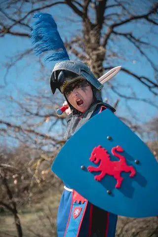 CASQUE FACIAL CHIEN AVEC PLUME COLOREE - Jeu de Rôle pour Enfants by KALID MEDIEVAL