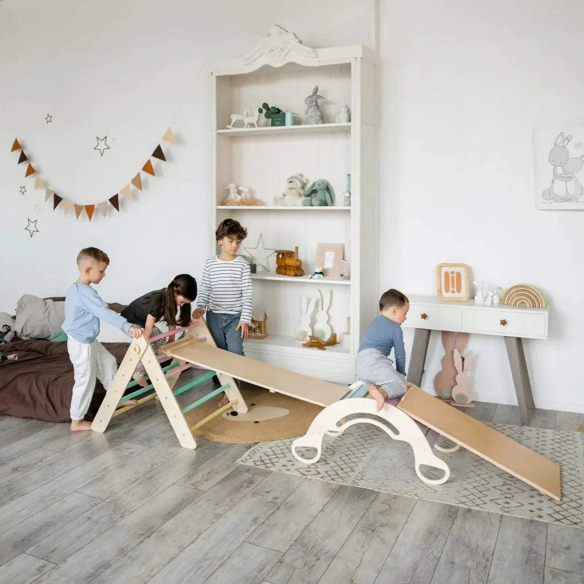 Ensemble triangle pikler + 2 Planches + bascule d’équilibre - Pastel, Bois Natura, 12 à 18 mois - BusyKids by BusyKids