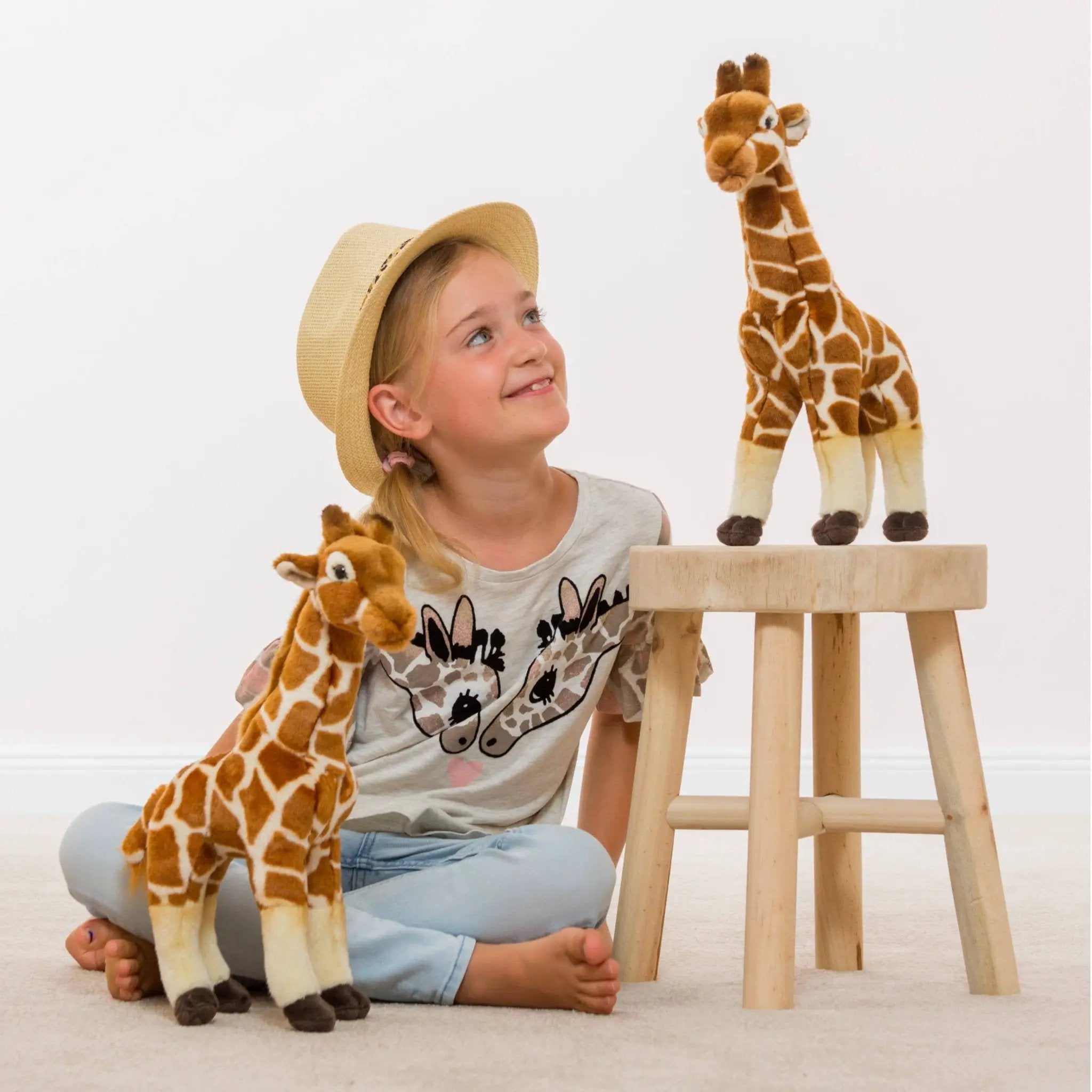 Girafe debout 38 cm - peluche - peluche by Teddy Hermann