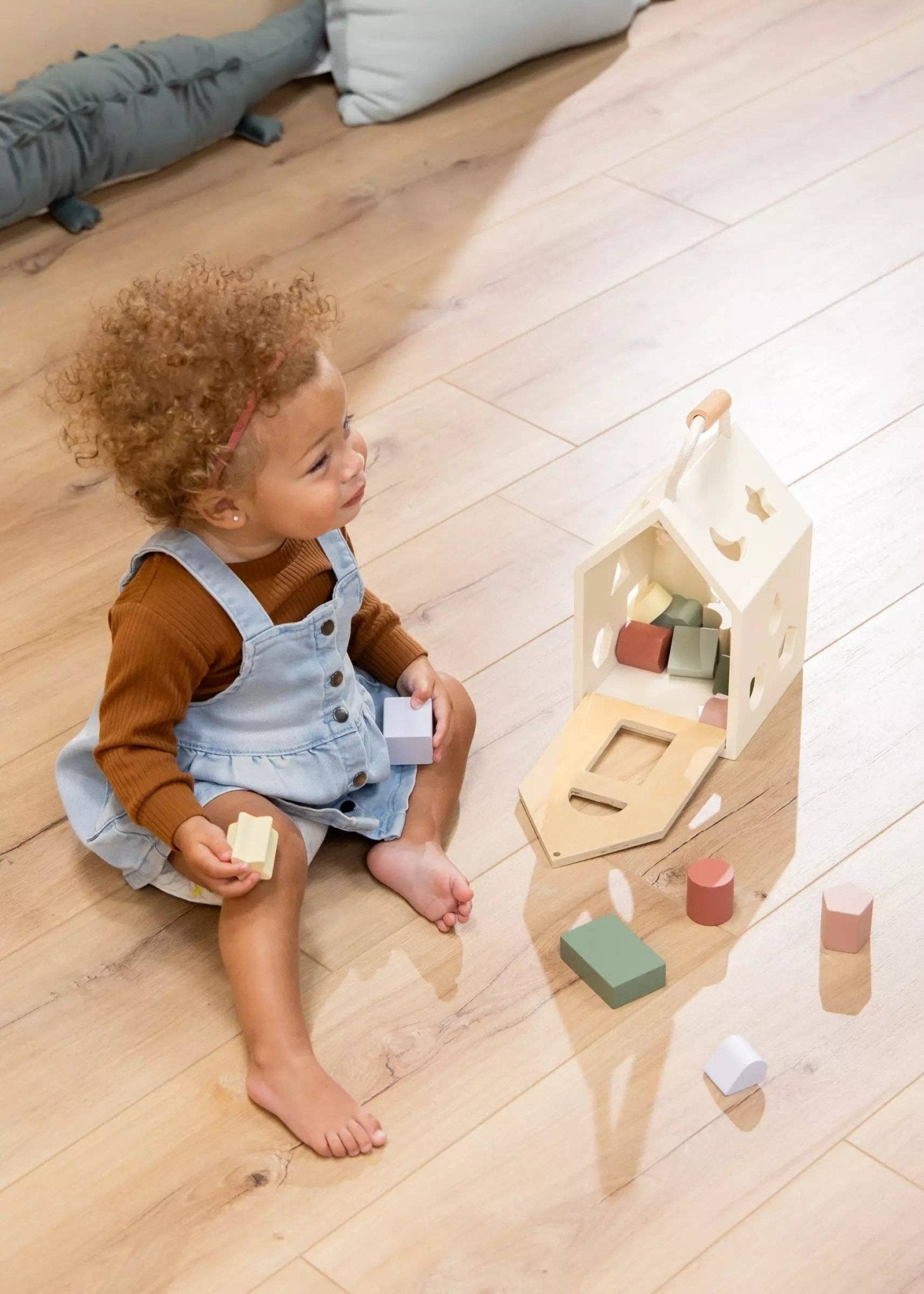 Maison de tri de formes en bois - Coco Village - myplayground