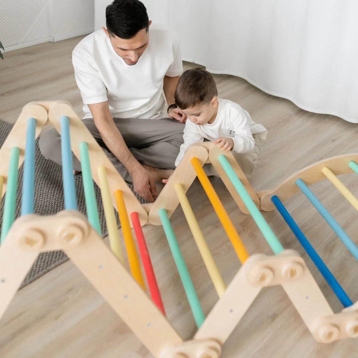 Ensemble d’escalade inclinable (set xl avec rocker + planche) - arc-en-ciel, bois brut (non verni), 18 à 24 mois - BusyKids by BusyKids