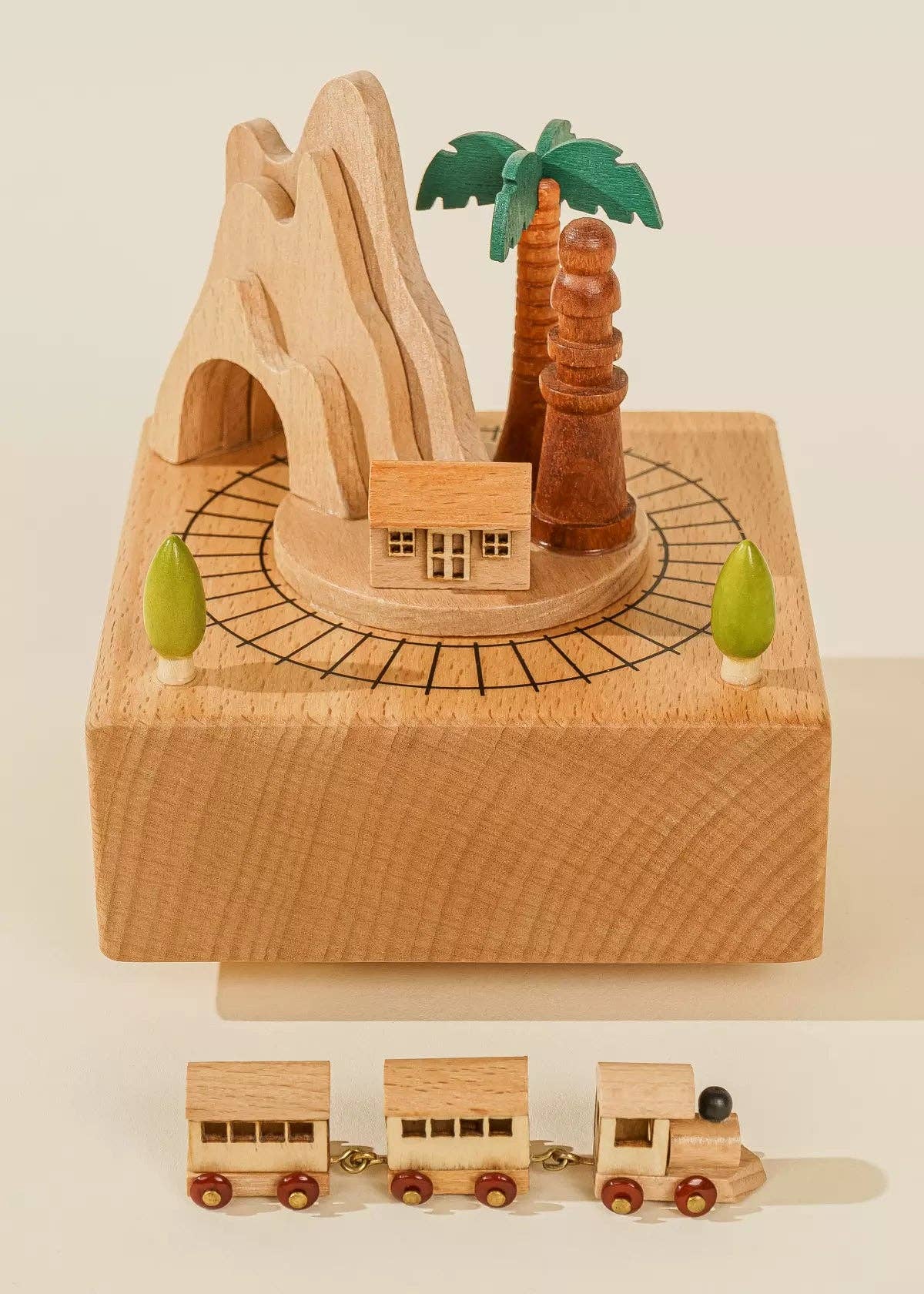 Boîte à musique en bois - Petit train - Coco Village - myplayground