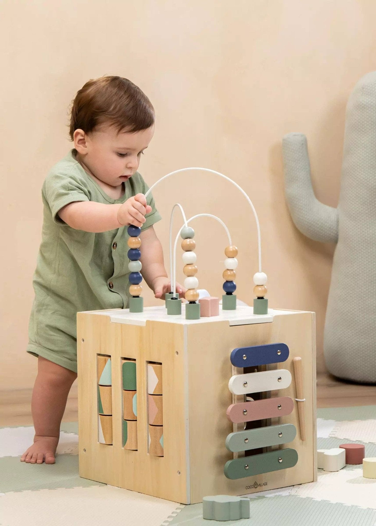 Cube d'activités en bois - Coco Village by Coco Village