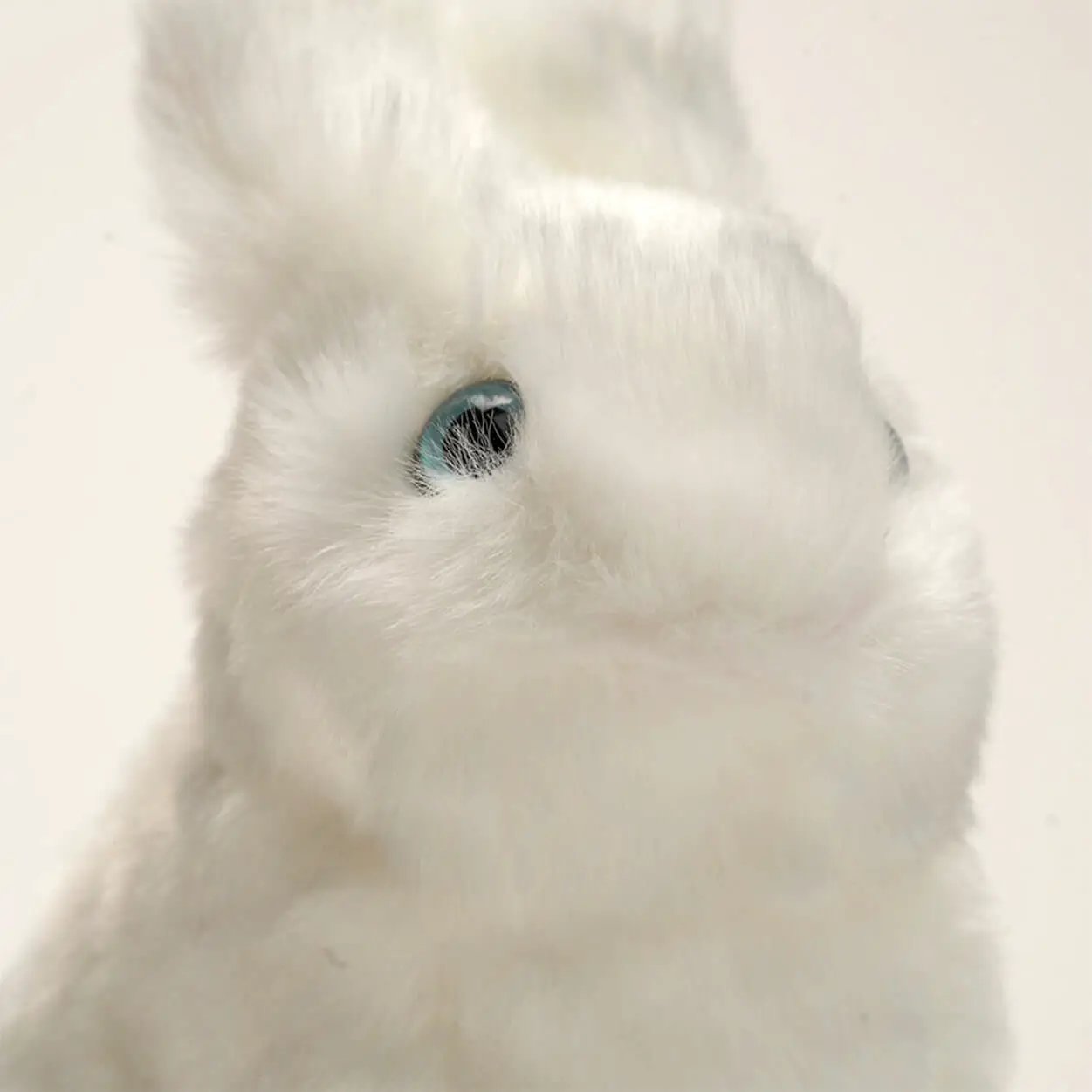Ma peluche Lapin Léon - La Pelucherie by La Pelucherie