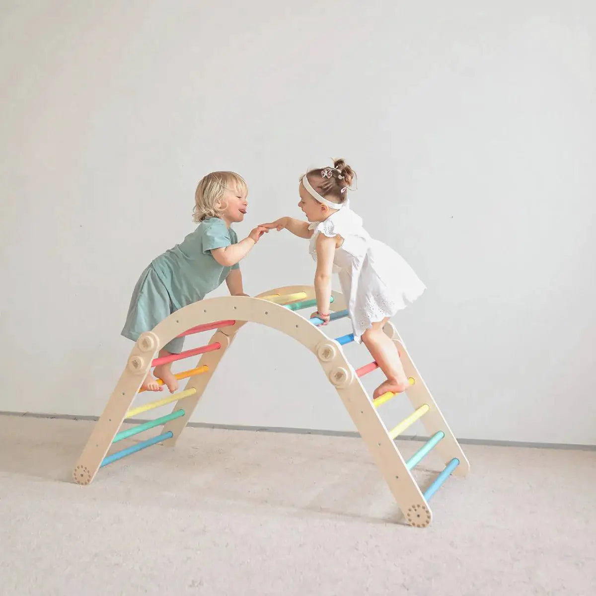 Ensemble d’escalade inclinable (set L avec Rocker) - arc-en-ciel, bois brut (non verni), 18 à 24 mois - BusyKids by BusyKids
