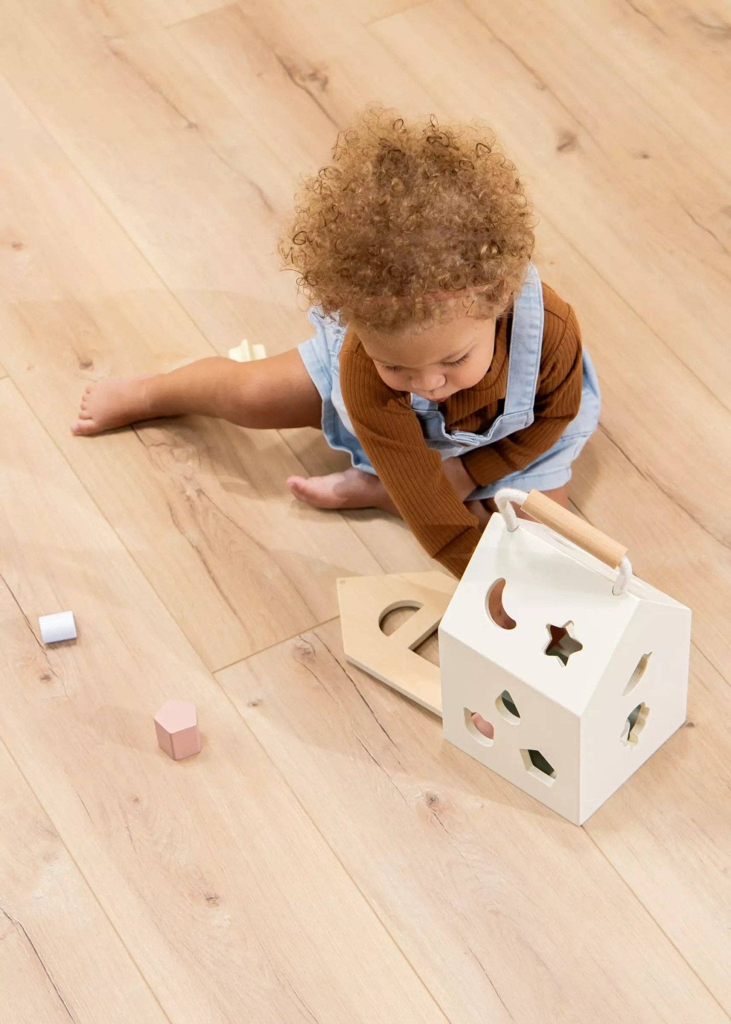 Maison de tri de formes en bois - Coco Village - myplayground