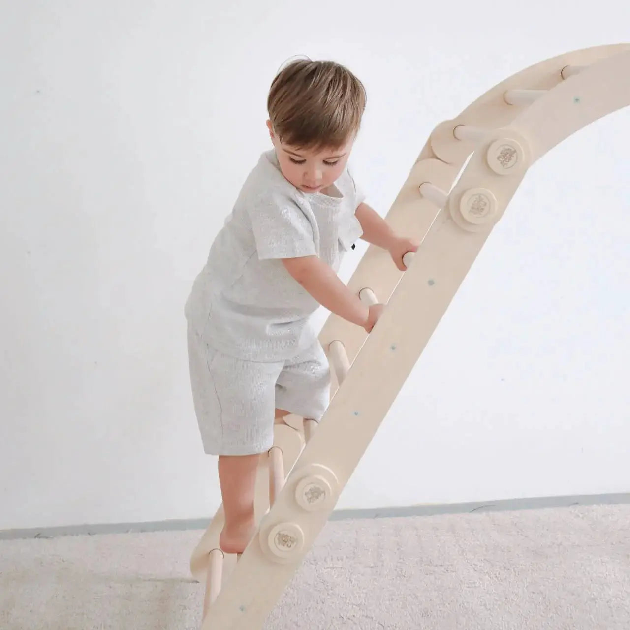 Ensemble d’escalade inclinable (set L avec Rocker) - bois brut (non verni), 18 à 24 mois - BusyKids by BusyKids