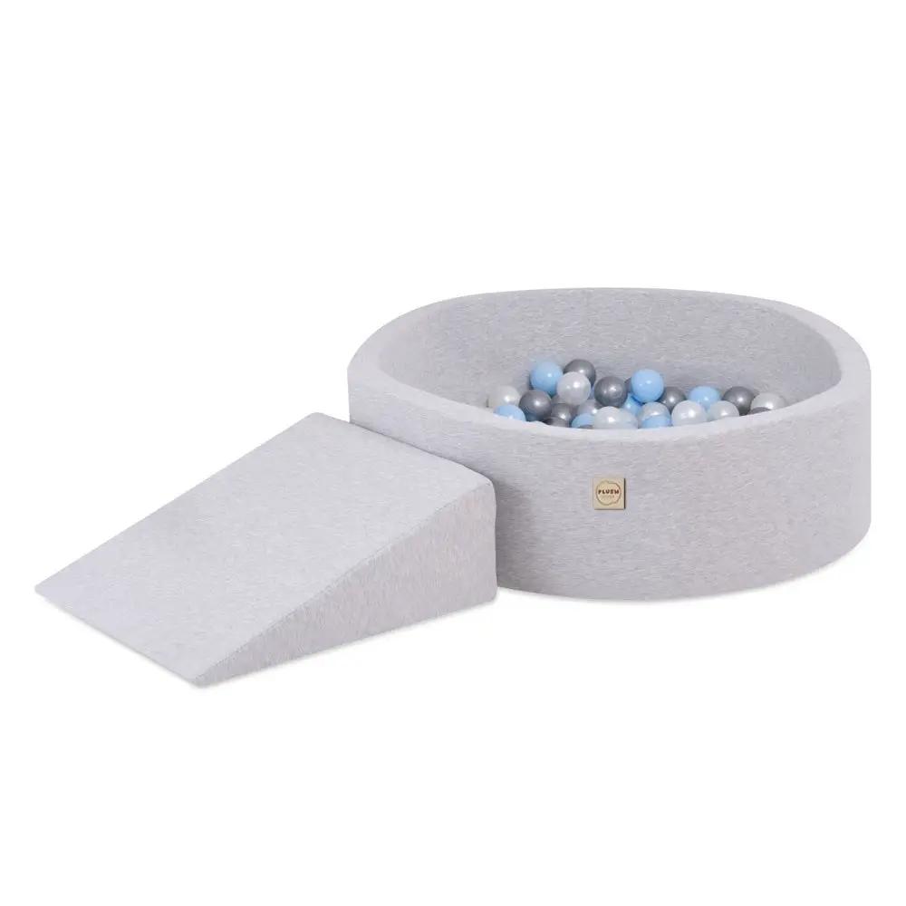 Terrain de jeu Dry pool + triangle – gris clair smart, aire de jeu (+200 balles : perle, argent, bleu clair) – Plush Nest by Misioo