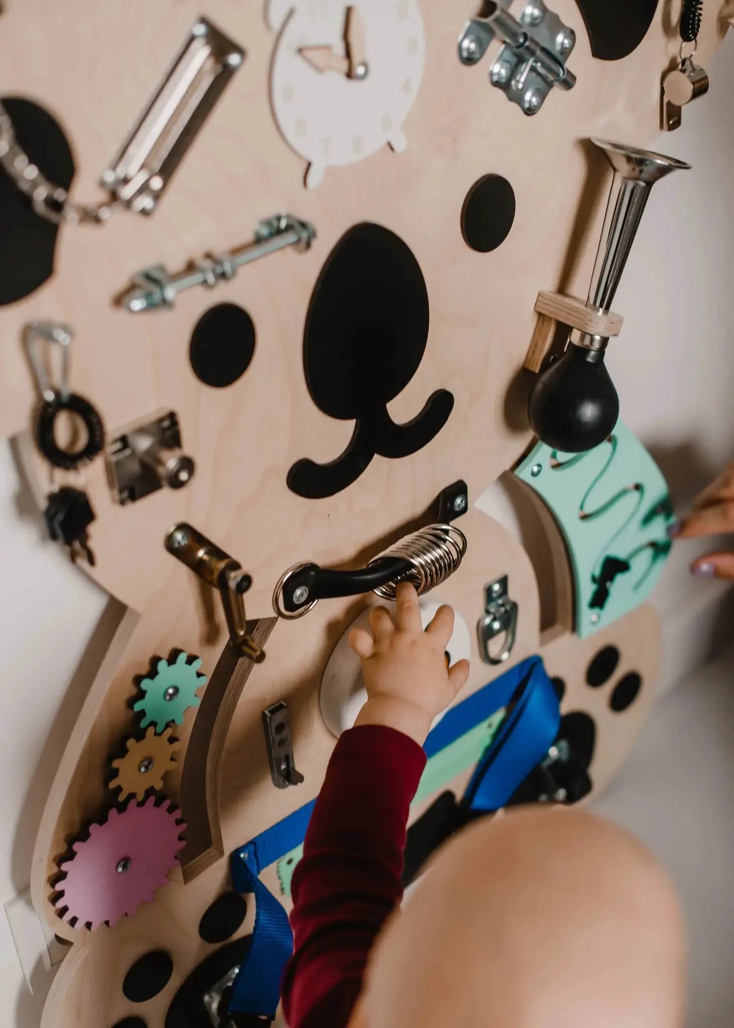 Koala Busy board - Planche sensorielle - Jeu de motricite fine pour enfant ( 3 ans et + ) by FoxyFamily