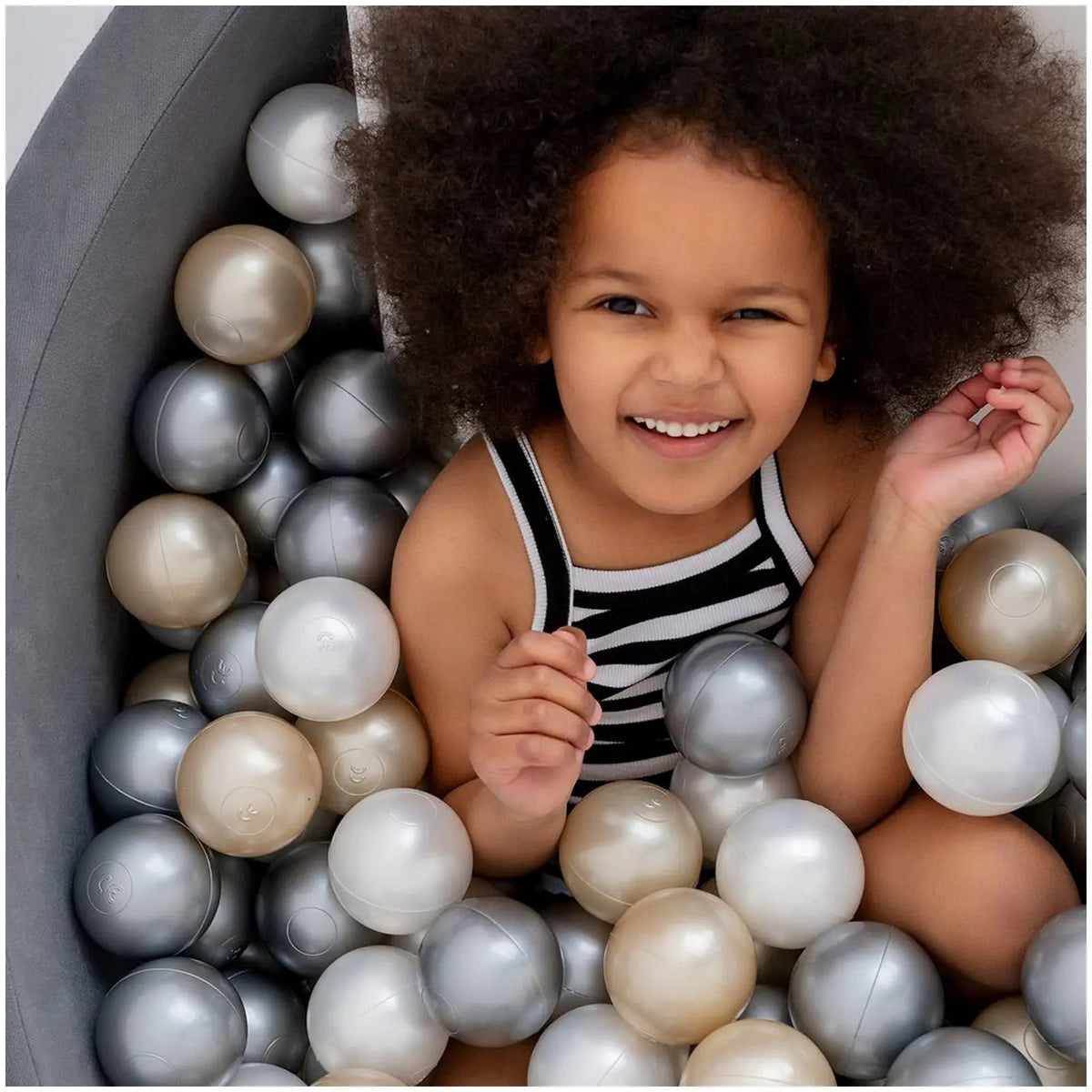 Boule de piscine à balles - 6 cm, lot de 200 pcs : perle, transparentes, argent - Plush Nest - Misioo by Misioo