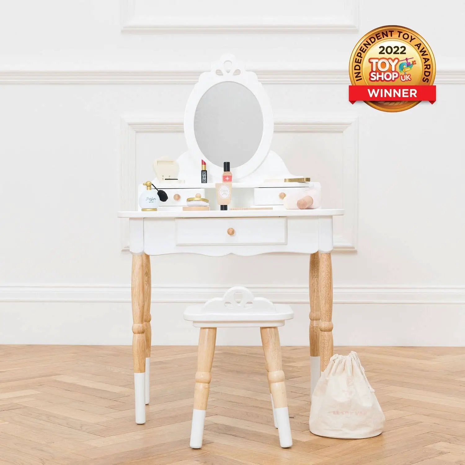 Table de toilette - Jeu Montessori enfant ( 3 ans et + ) by Le Toy Van