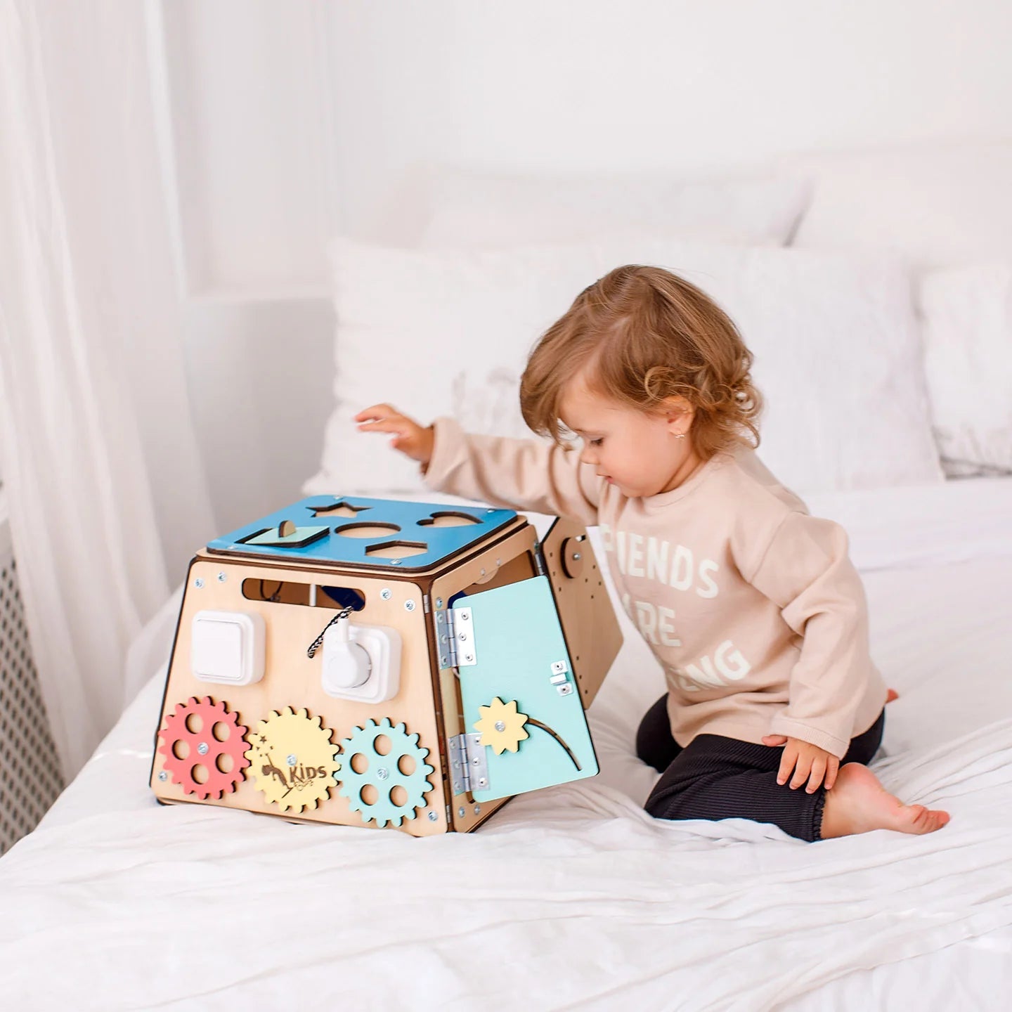 Coffre - fort - busy Board montessori, Bois Natura, 12 mois - BusyKids - myplayground