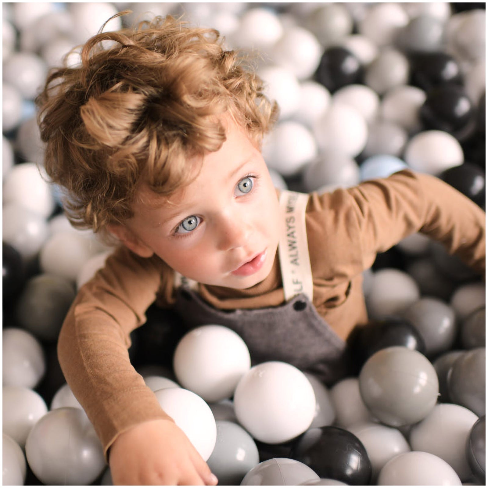 Boule de piscine à balles - 6 cm, lot de 200 pcs : perle, transparentes, argent - Plush Nest - Misioo - myplayground