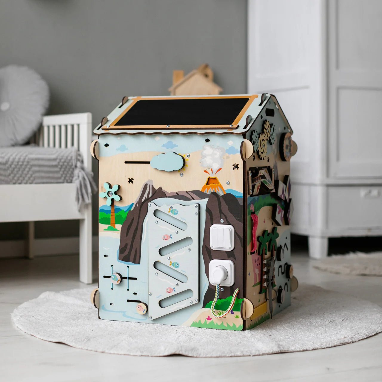 Busy Board Maisonnette Éducative DINO Équipé d'un Éclairage - Bois Natura, 12 à 18 mois - BusyKids - myplayground