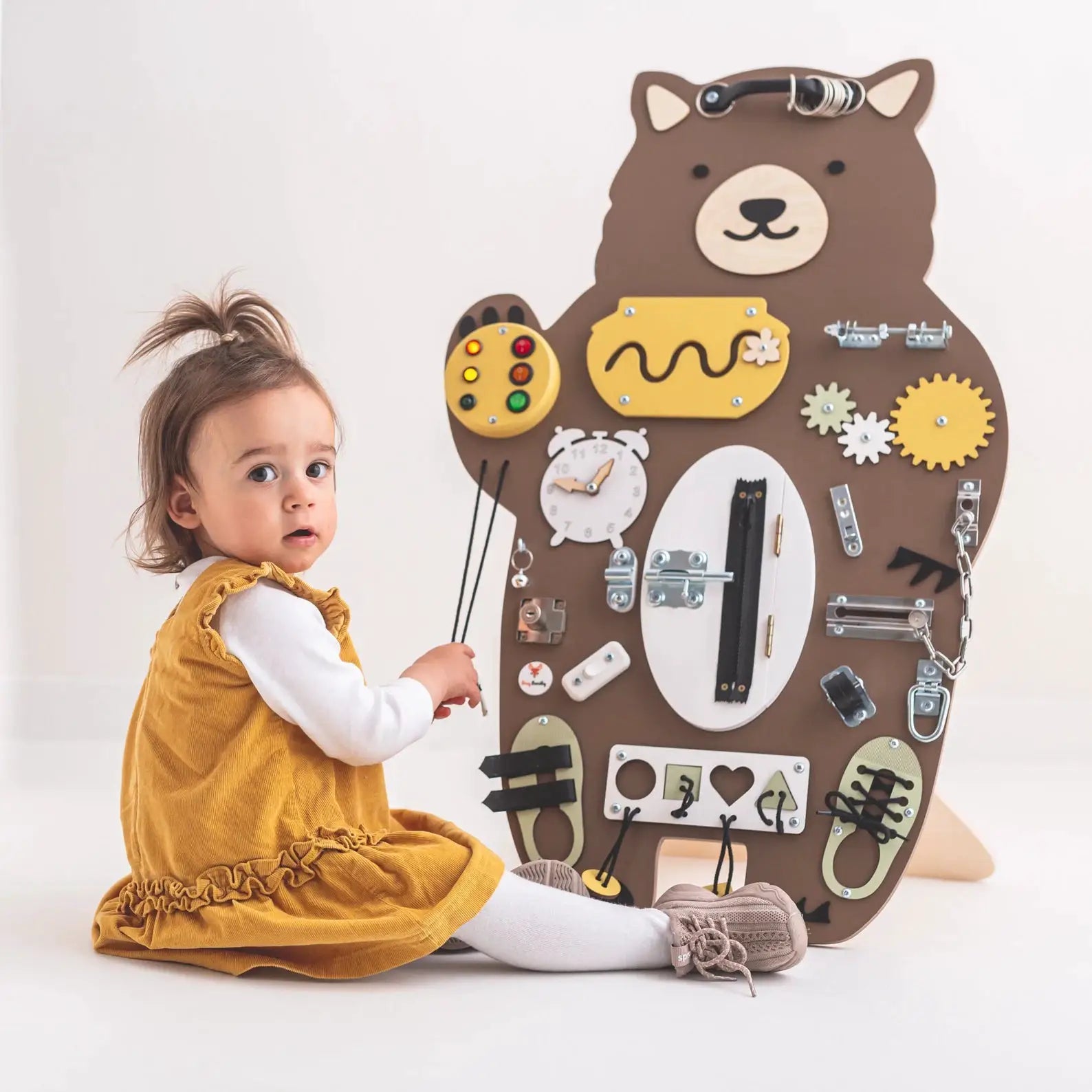 MARY L'OURSON Busy Board - Planche sensorielle - Jeu de motricite fine pour enfant ( 3 ans et + ) by FoxyFamily