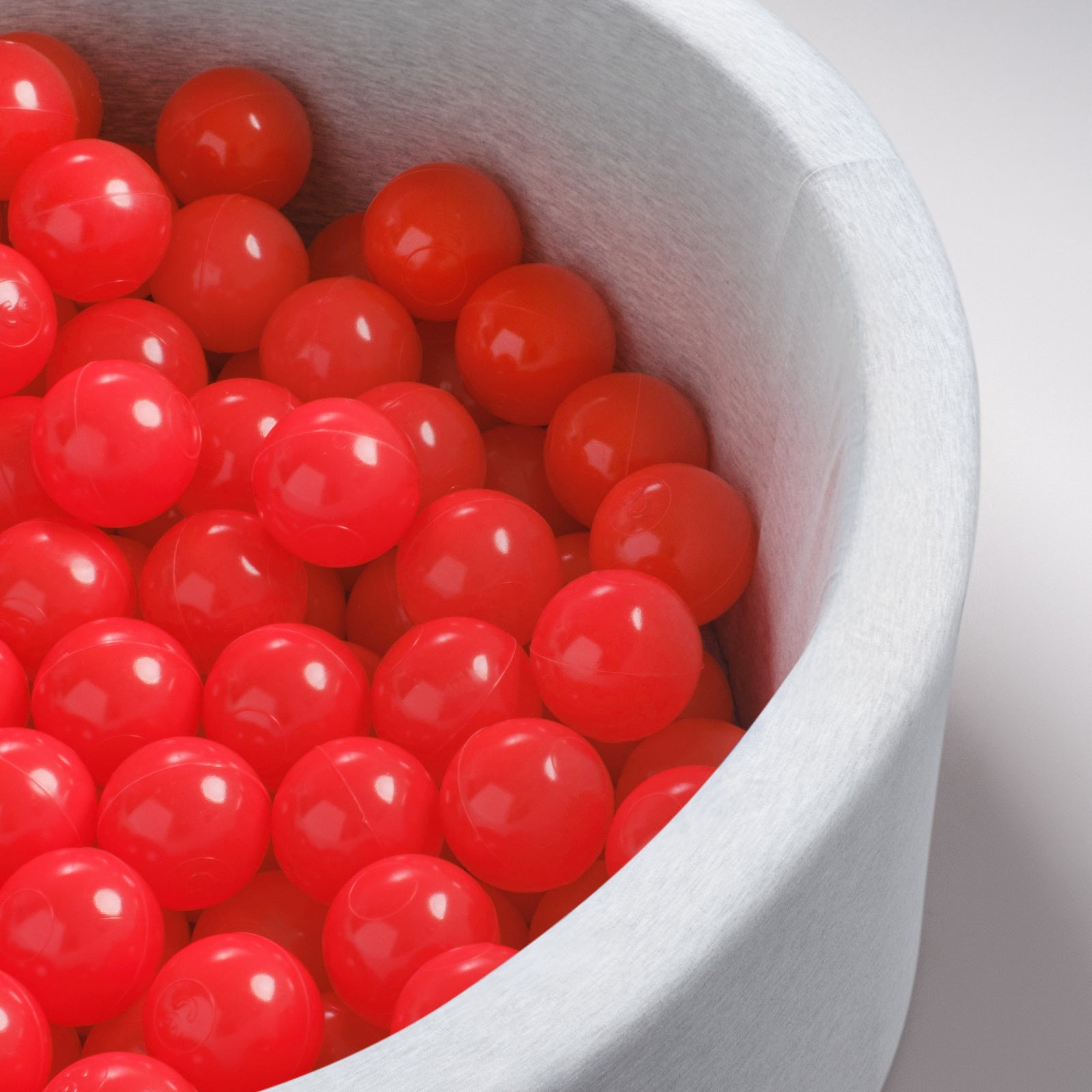 Boule de piscine à balles - 6 cm, rouge - Plush Nest - Misioo - myplayground