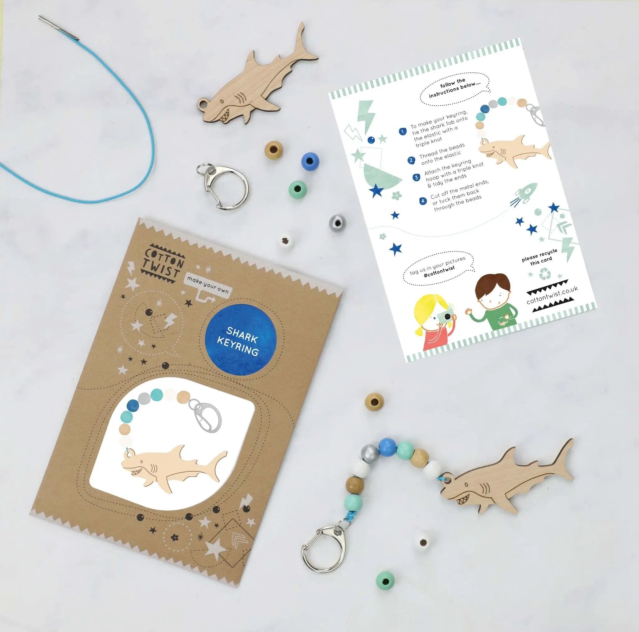 Créez votre propre kit de porte-clés en forme de requin by Cotton Twist
