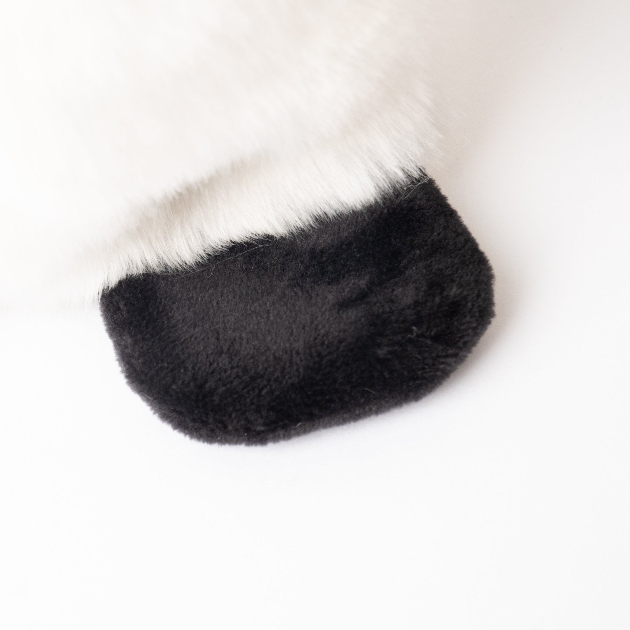 Ma peluche Pingouin Raymond - La Pelucherie by LA PELUCHERIE