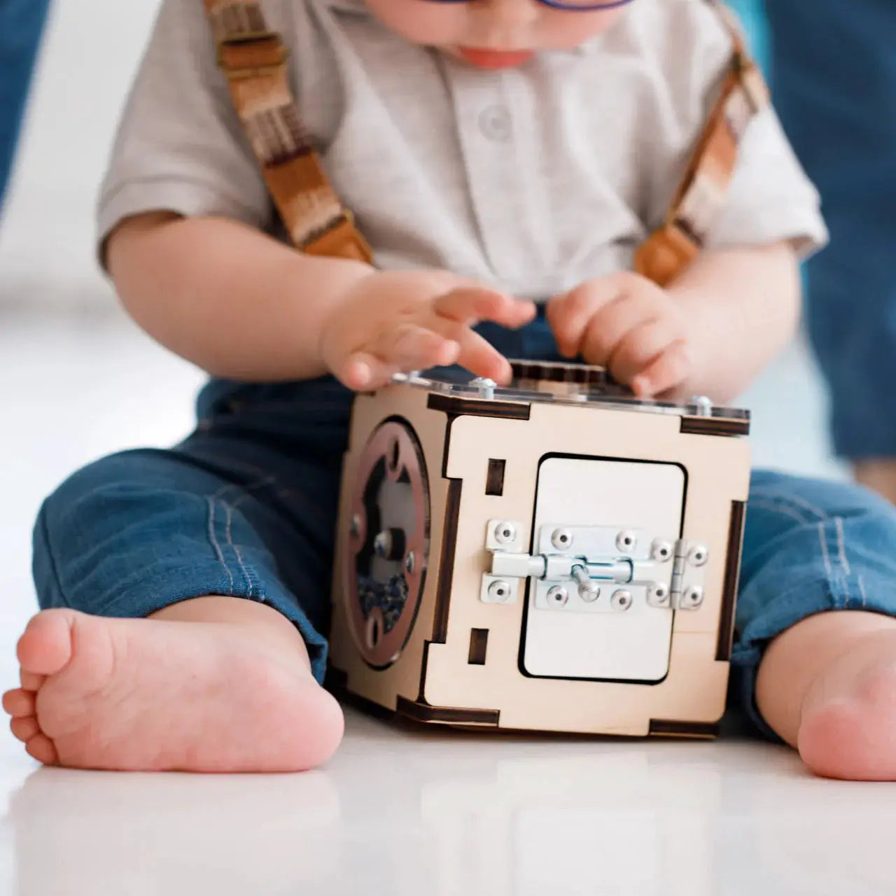 Cube d'activités - Bois Natura, 12 mois - BusyKids by BusyKids