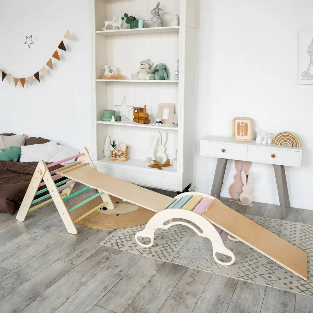 Ensemble triangle pikler + 2 Planches + bascule d’équilibre - Pastel, Bois Natura, 12 à 18 mois - BusyKids by BusyKids