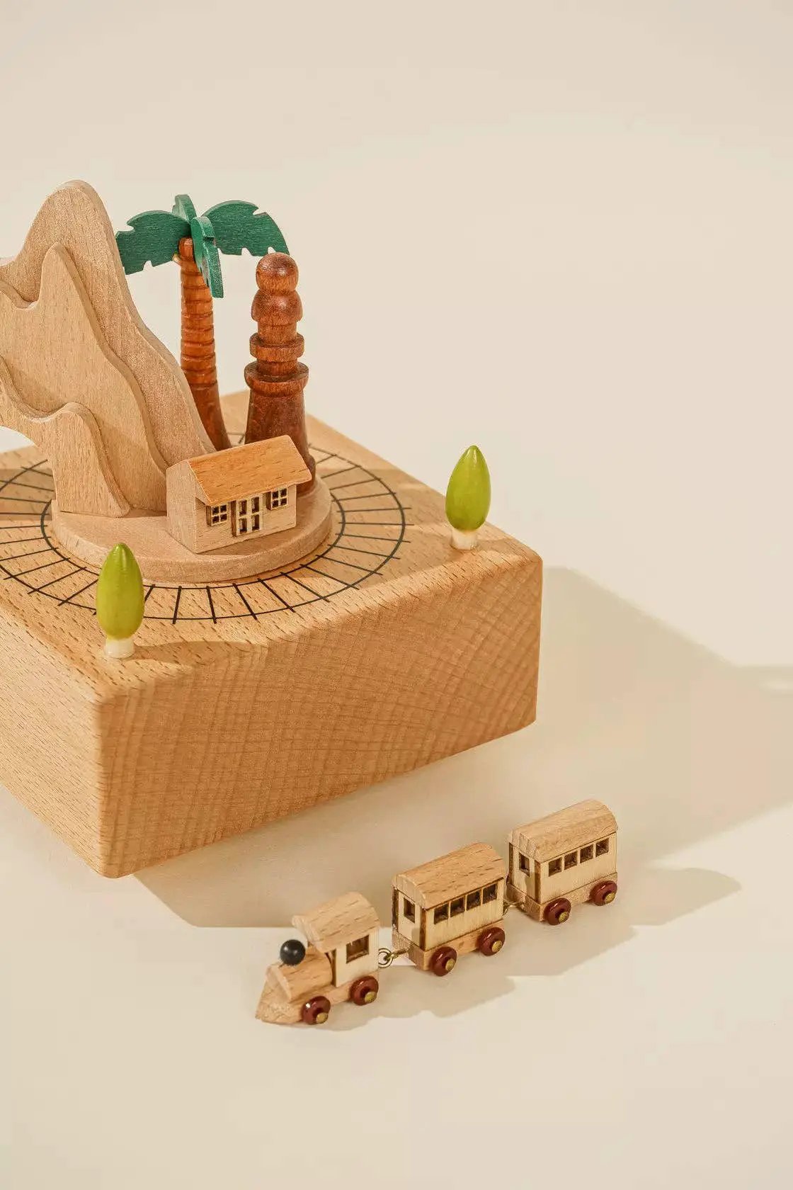 Boîte à musique en bois - Petit train - Coco Village by Coco Village