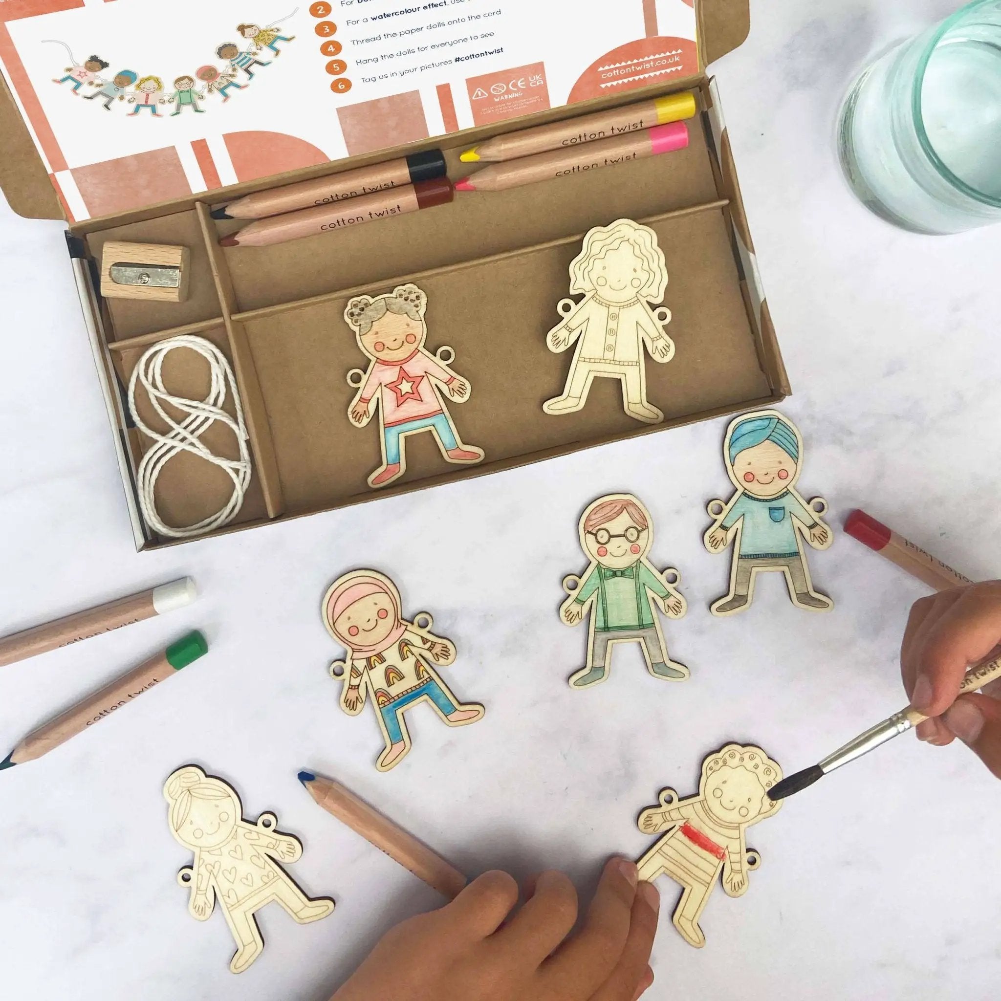 Kit de bricolage « Poupées en papier » en bois by Cotton Twist