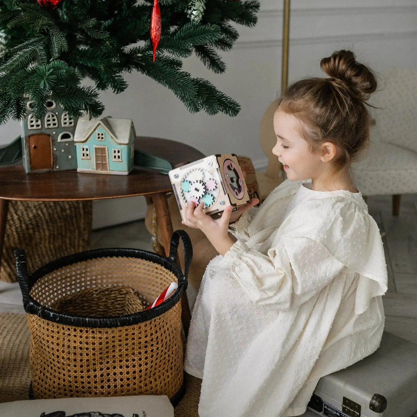 Cube d'activités - Bois Natura, 12 mois - BusyKids by BusyKids