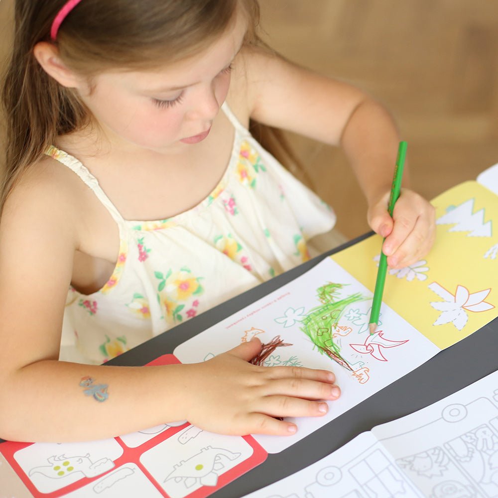 Livres de Coloriage Looong - J'adore Colorier les Dinosaures - Banana Panda - myplayground