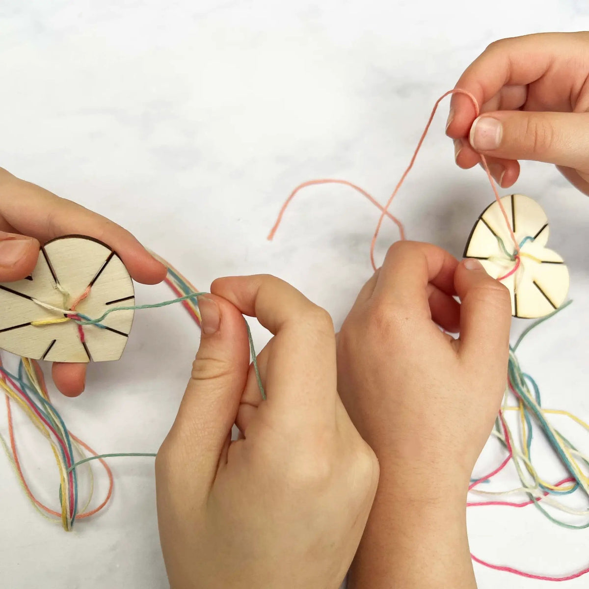 Kit cadeau de fabrication de bracelets d'amitié by Cotton Twist