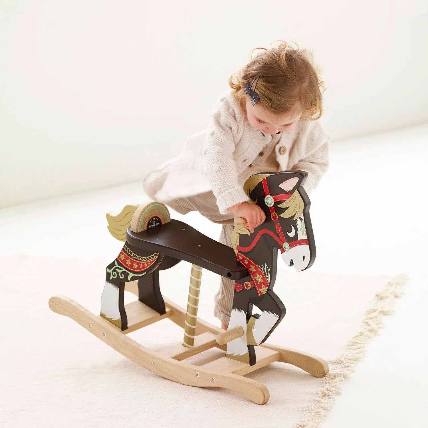 Cheval à bascule - Jeu sensoriel enfant by Le Toy Van