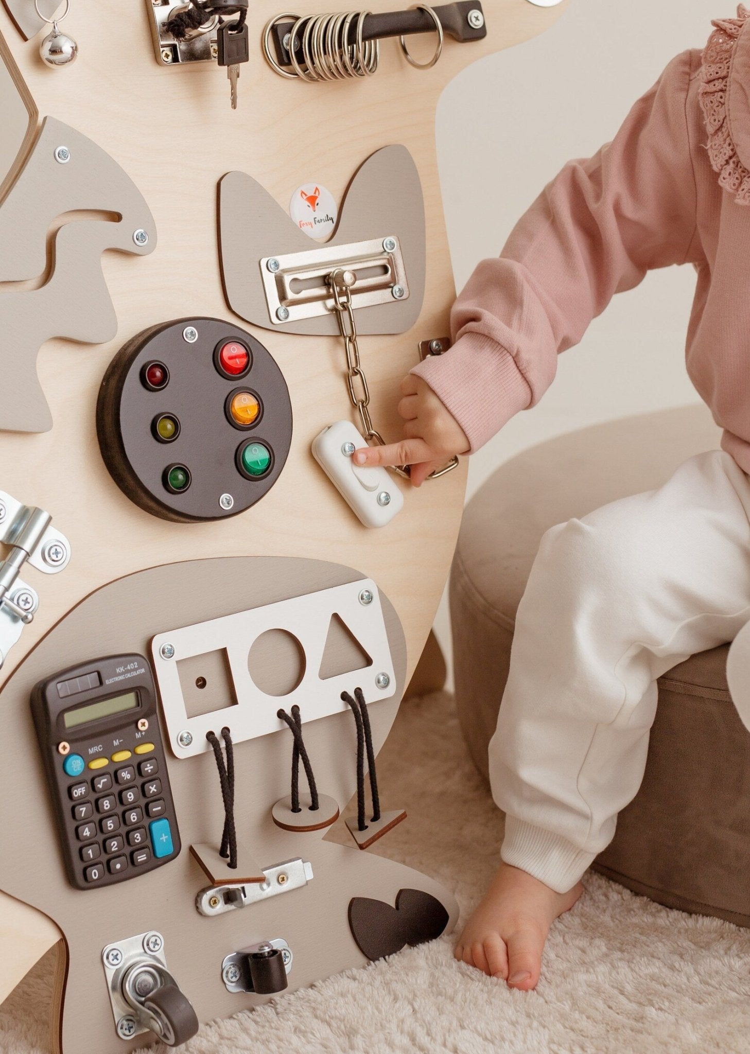 Tirex Kosma busy Board - Planche sensorielle - Jeu de motricite fine pour enfant (3 ans et +) - myplayground