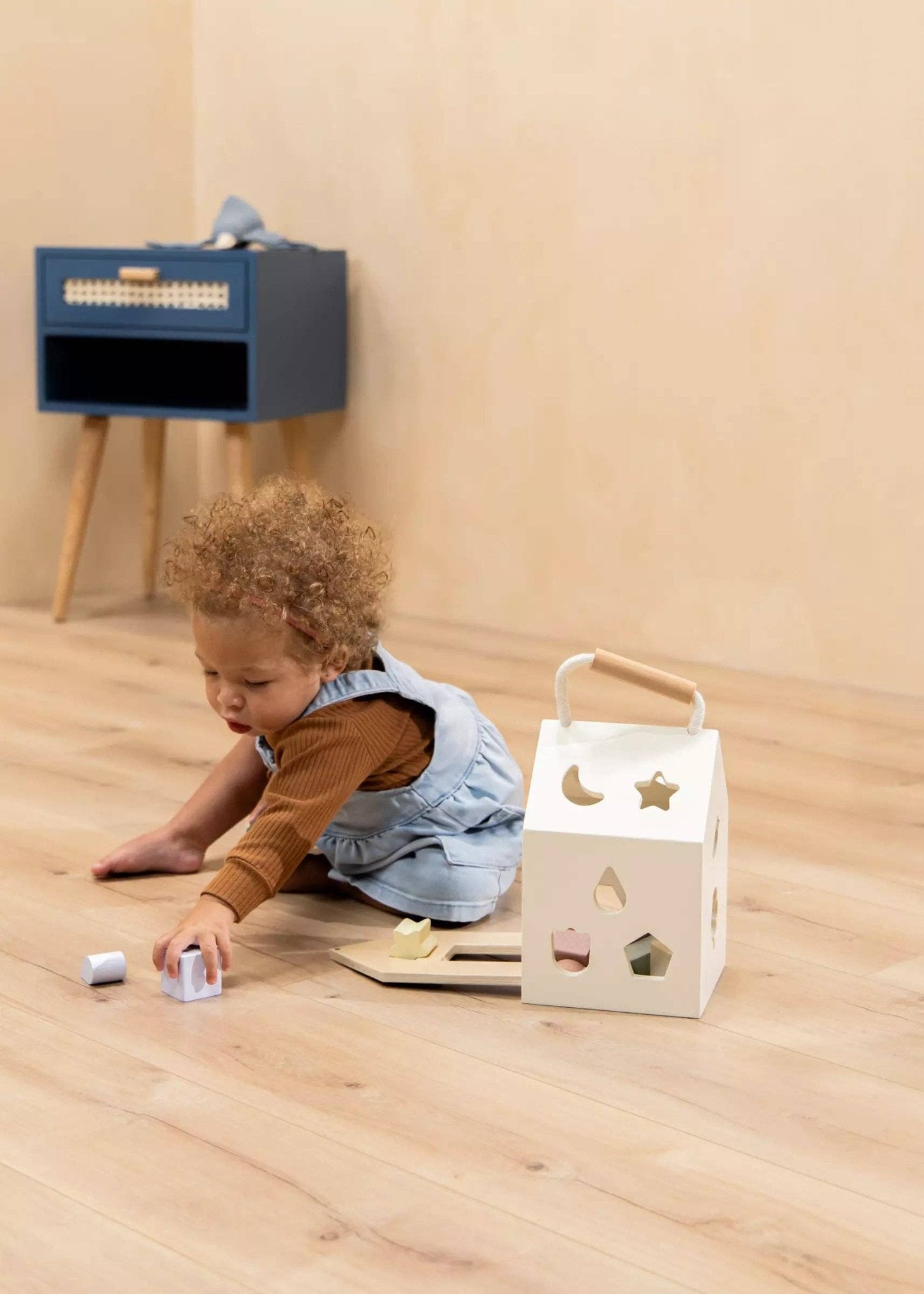 Maison de tri de formes en bois - Coco Village - myplayground