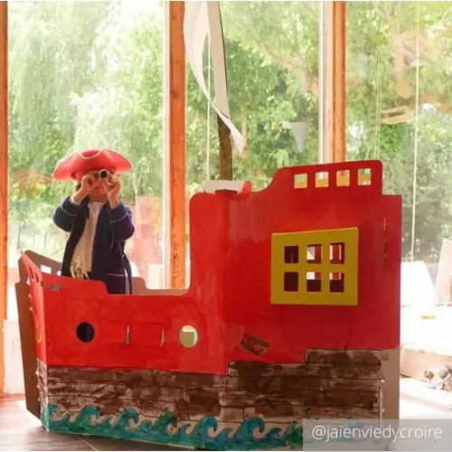 Kit de construction créatif pour enfant : L'incroyable bateau en carton by Wiplii