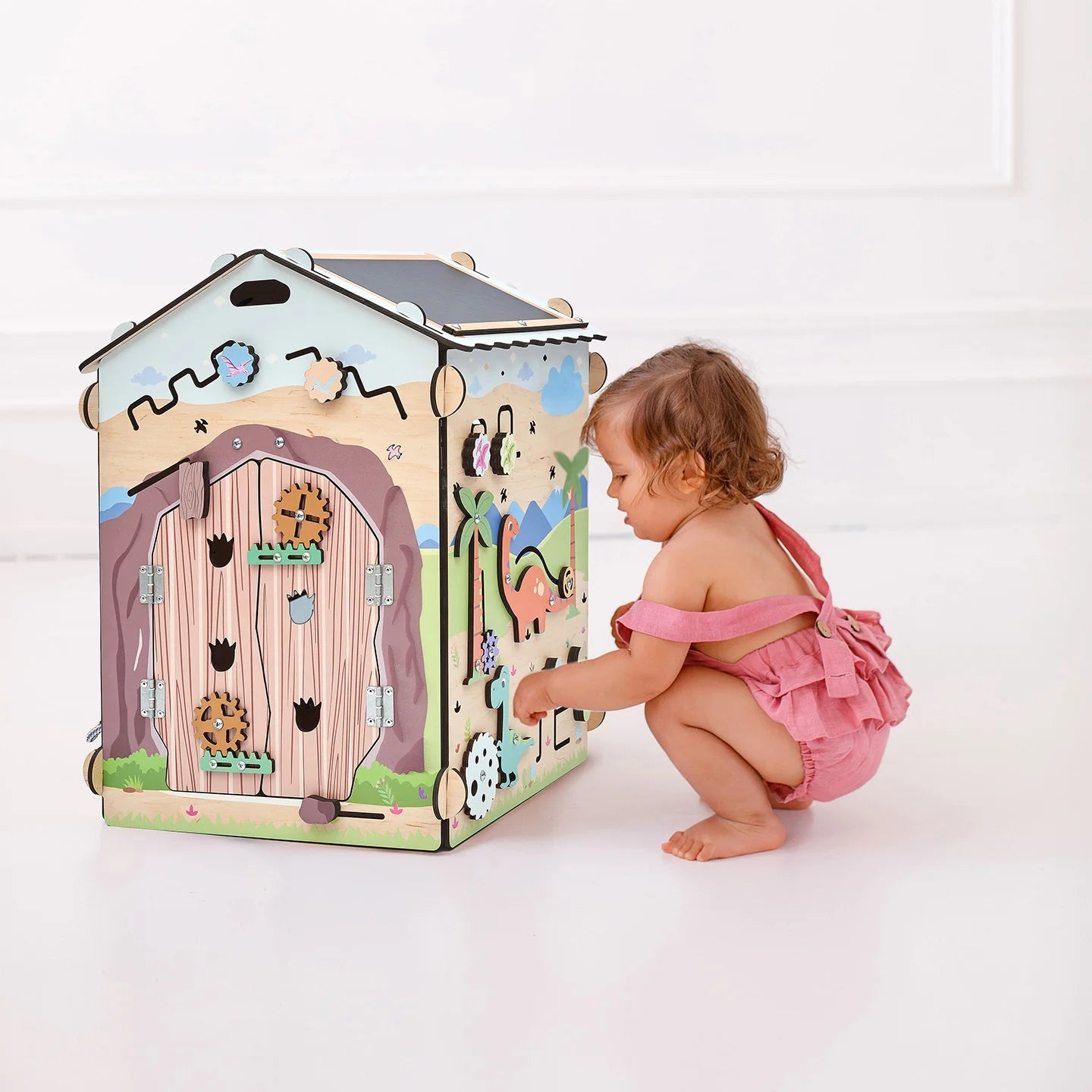 Busy Board Maisonnette Éducative DINO Équipé d'un Éclairage - Bois Natura, 12 à 18 mois - BusyKids - myplayground