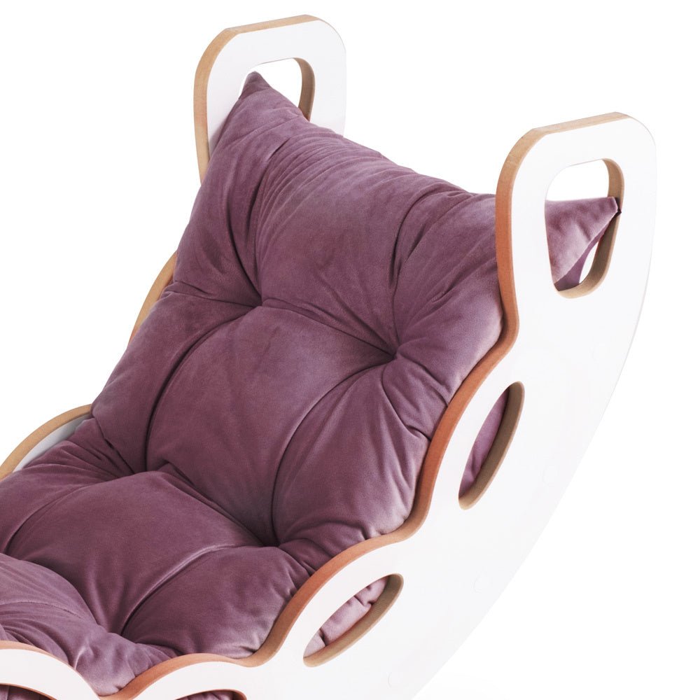 Bascule 4 en 1 - bois blanc, avec mur d’escalade, toboggan et coussin en velours lilas, motricité - Plush nest - myplayground