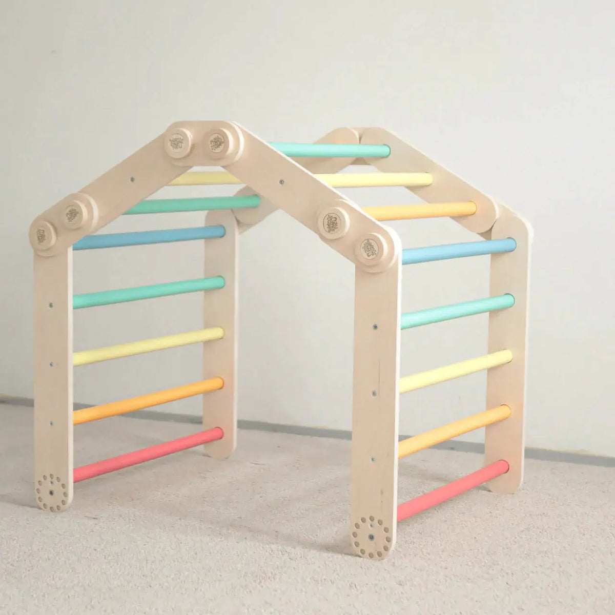 Ensemble d’escalade (set S) - arc-en-ciel, bois brut (non verni), 18 à 24 mois - BusyKids by BusyKids