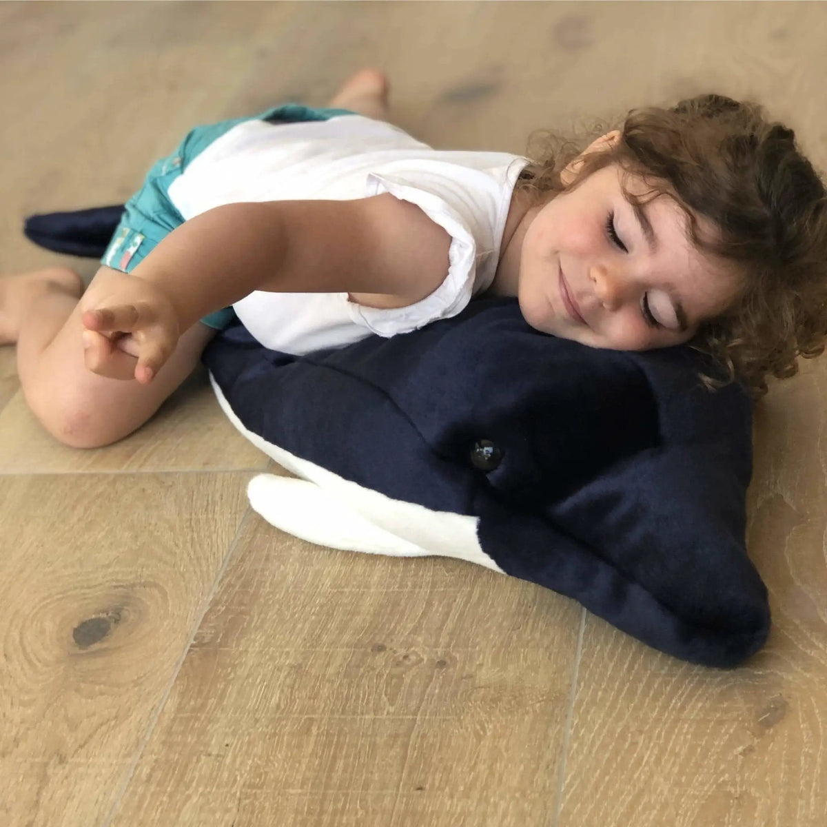 Ma peluche Dauphin Auguste - La Pelucherie by LA PELUCHERIE