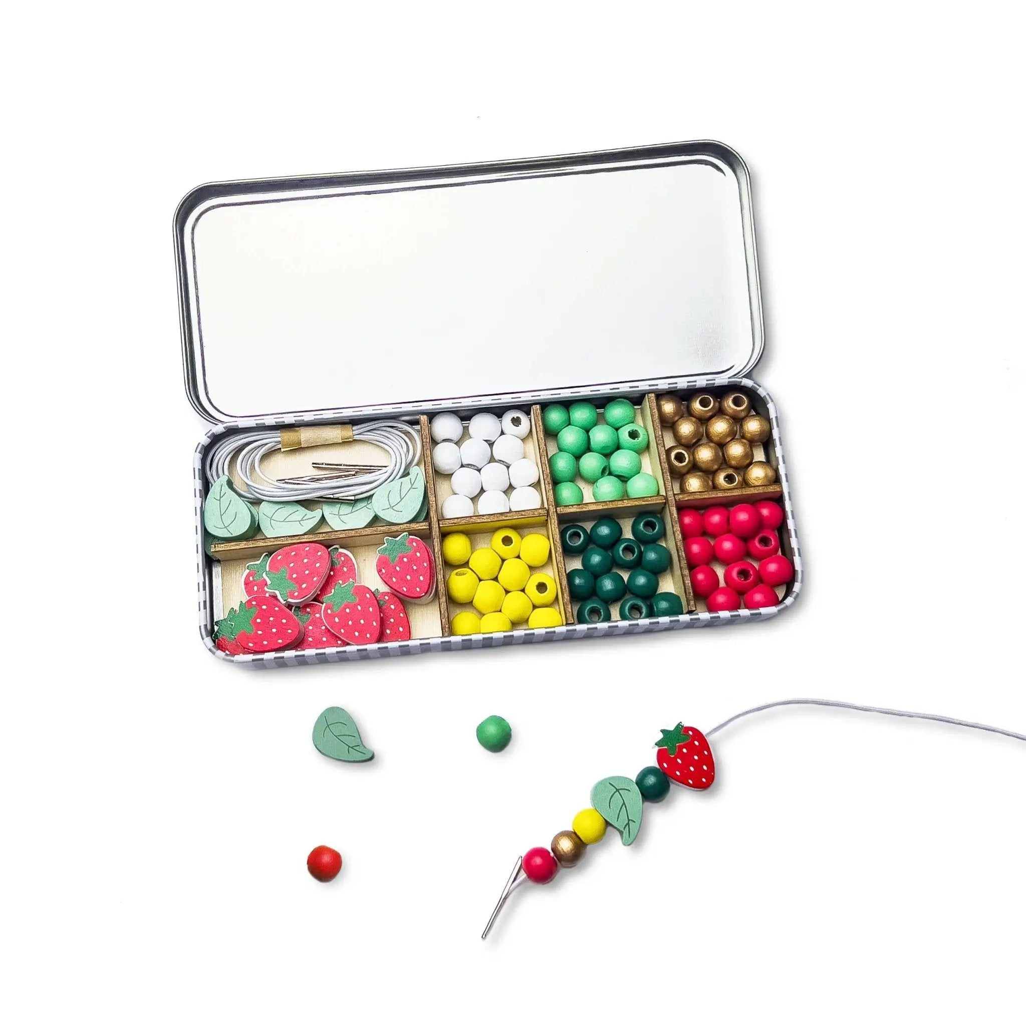 Kit de perles avec bracelet en forme de fraise by Cotton Twist