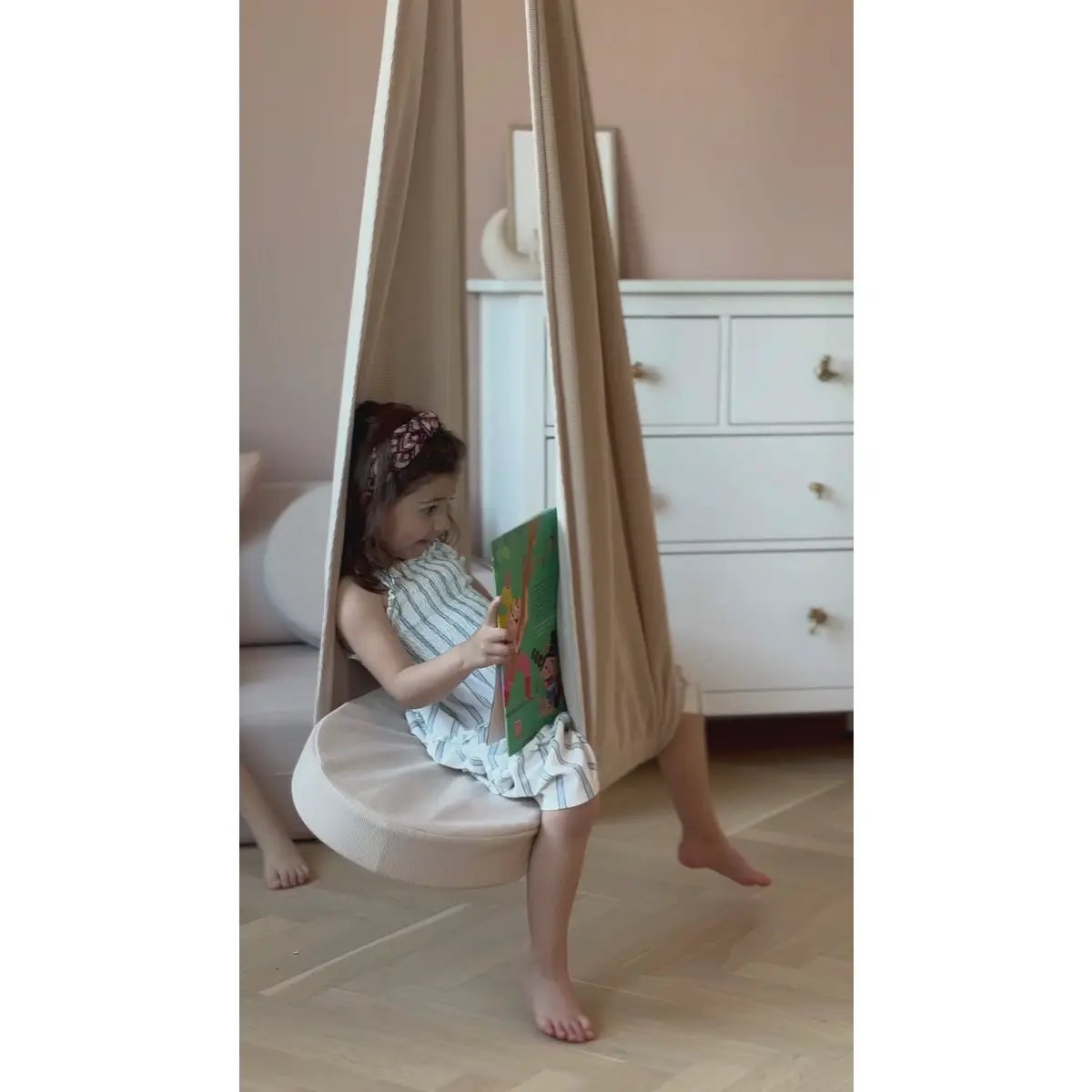 Balancelle Play Et Chill Pour Détente Et Jeux Confortables Pour Enfants Et Familles by Jupiduu - Designed for Kids