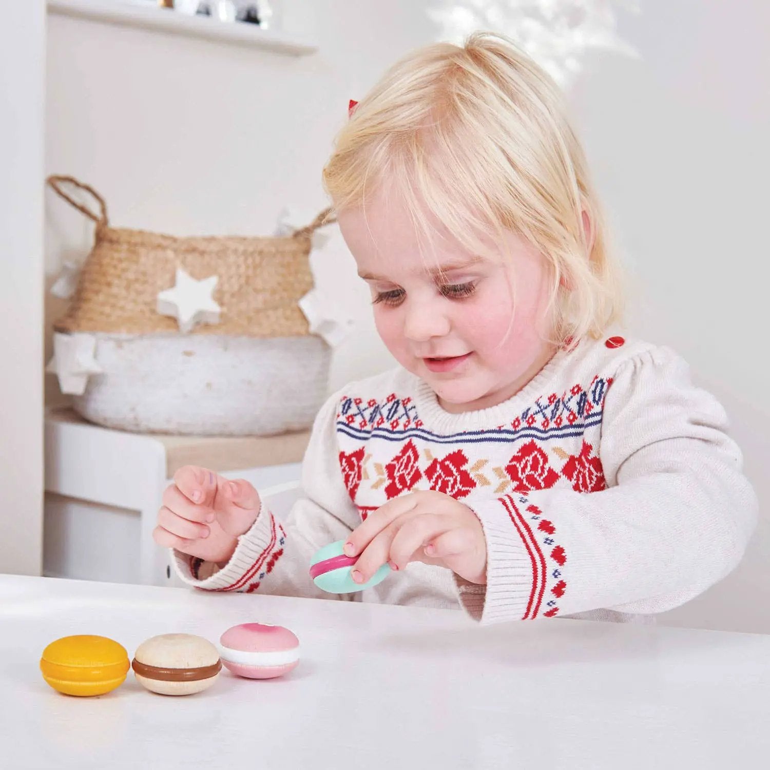 Macarons - Jeu sensoriel enfant by Le Toy Van