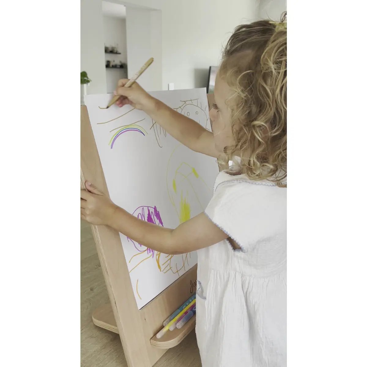 Tableau Art Pour Enfants Jupiduu Hauteur Des Yeux Avec Plexiglas Pour Dessin Créatif by Jupiduu - Designed for Kids