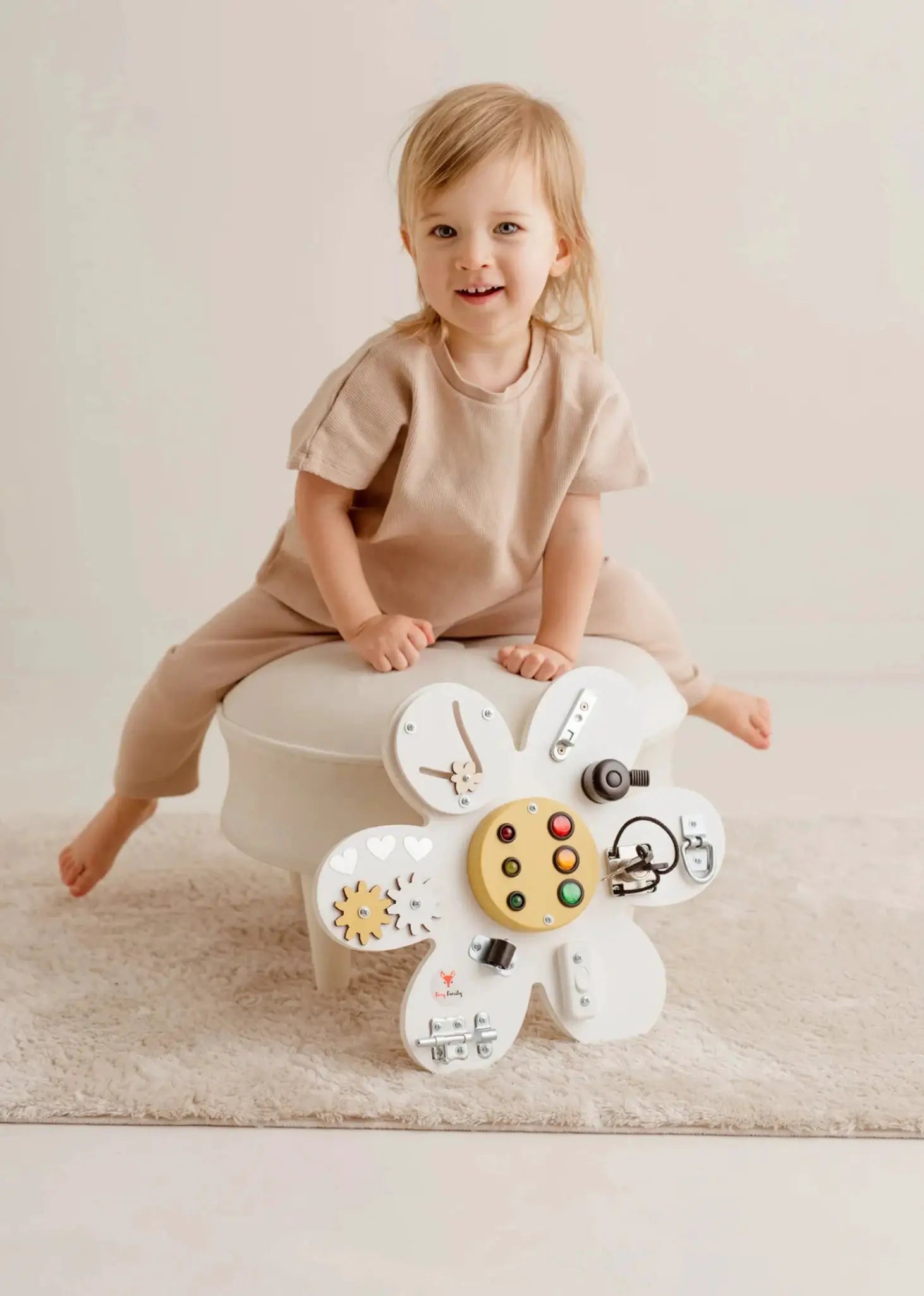 Fleur DAISY Busy board - Planche sensorielle - Jeu de motricite fine pour enfant (3 ans et +) by FoxyFamily
