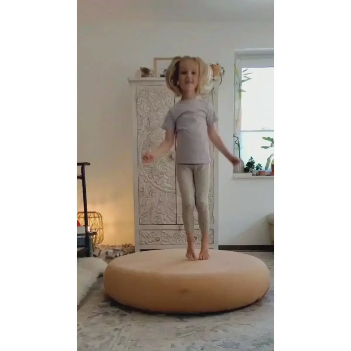 Jumpspot Saut Intérieur Pour Enfants, Sécurité Plaisir Design Moderne, Idéal Chambre Ou Salon by Jupiduu - Designed for Kids