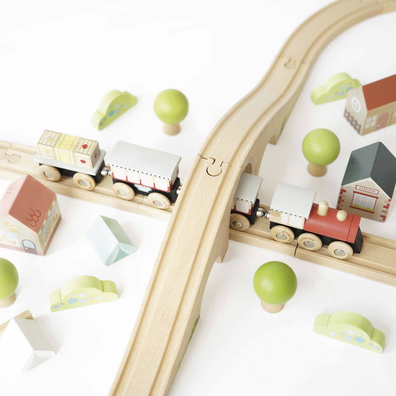 Figurine représentant 8 voies ferrées - Jeu éducatif enfant - myplayground