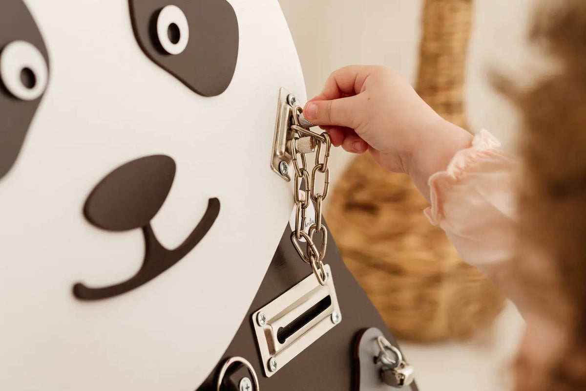 Panda Busy Board - Planche sensorielle - Jeu de motricite fine pour enfant (3 ans et +) by FoxyFamily