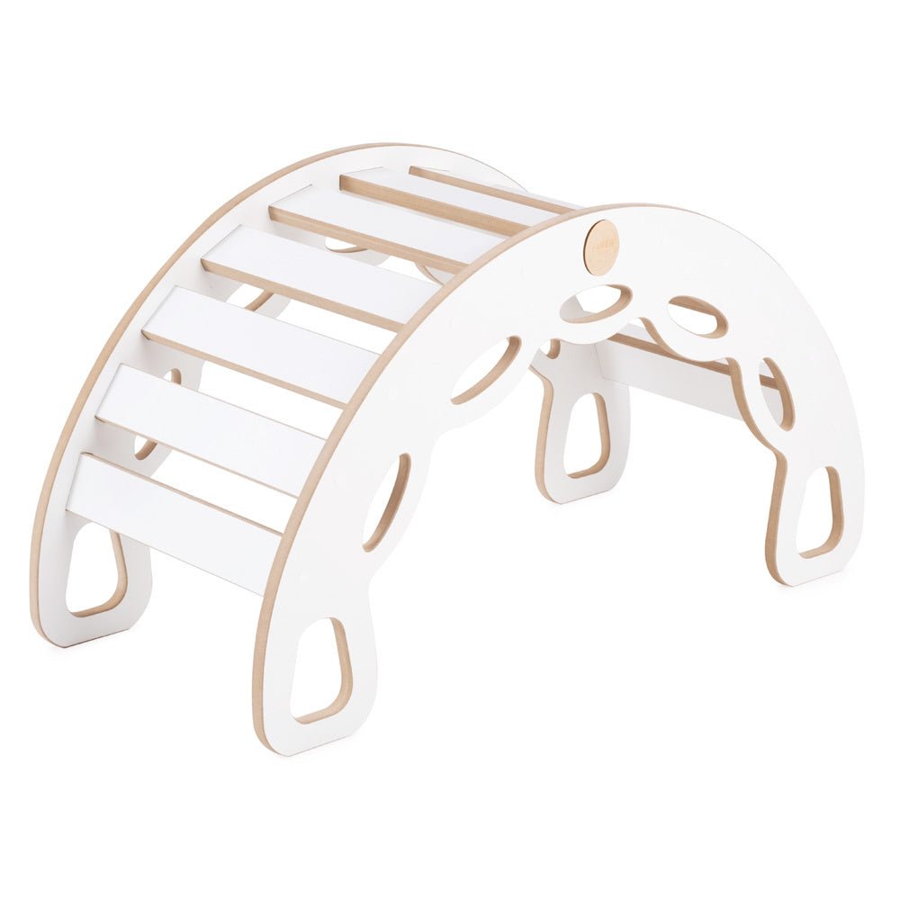 Bascule 4 en 1 - bois blanc, avec mur d’escalade, toboggan et coussin en velours rose, motricité - Plush nest - myplayground