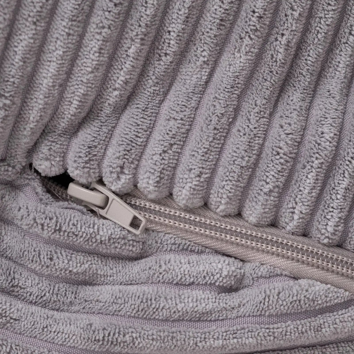 Fauteuil Huggy Bear - 68x45, gris velours côtelé - Plush Nest by Misioo