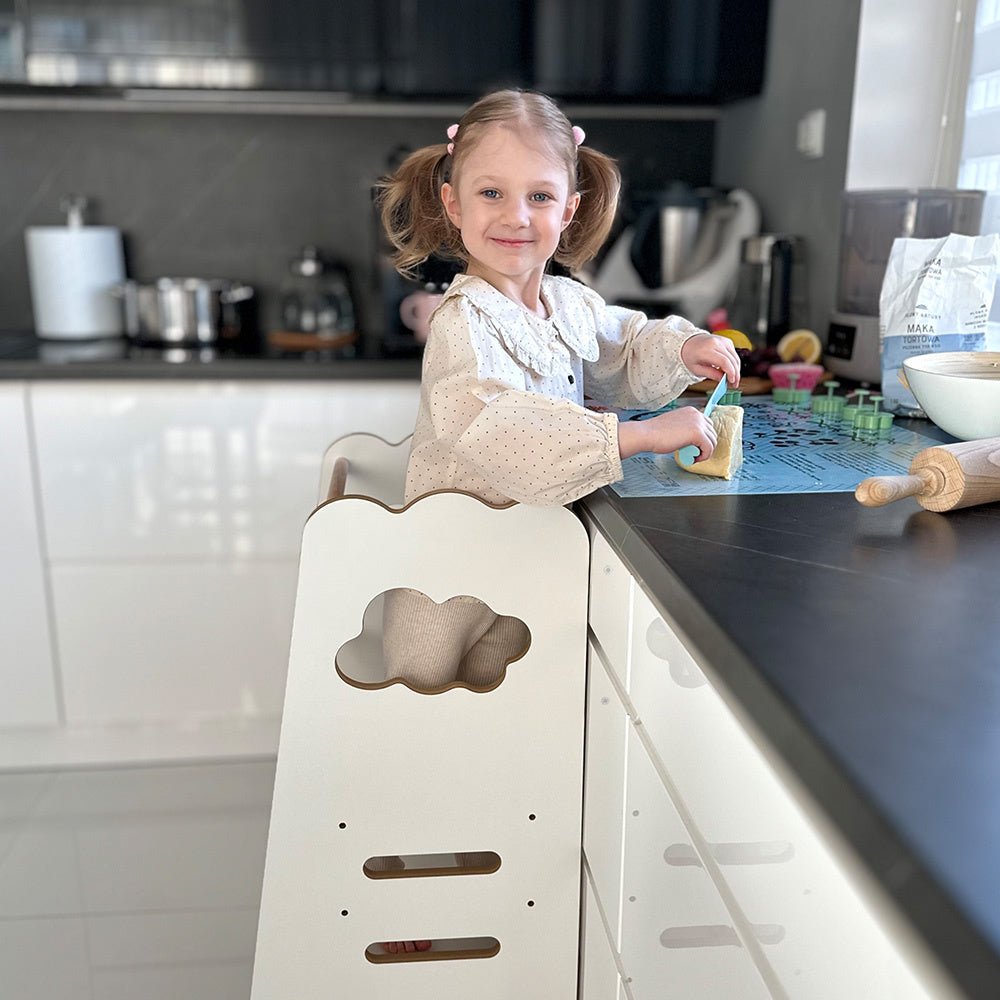 Tour d'apprentissage enfant - blanc nuage, bois, 2 niveaux, montessori en bois, tabouret pour enfant - Plush Nest - myplayground